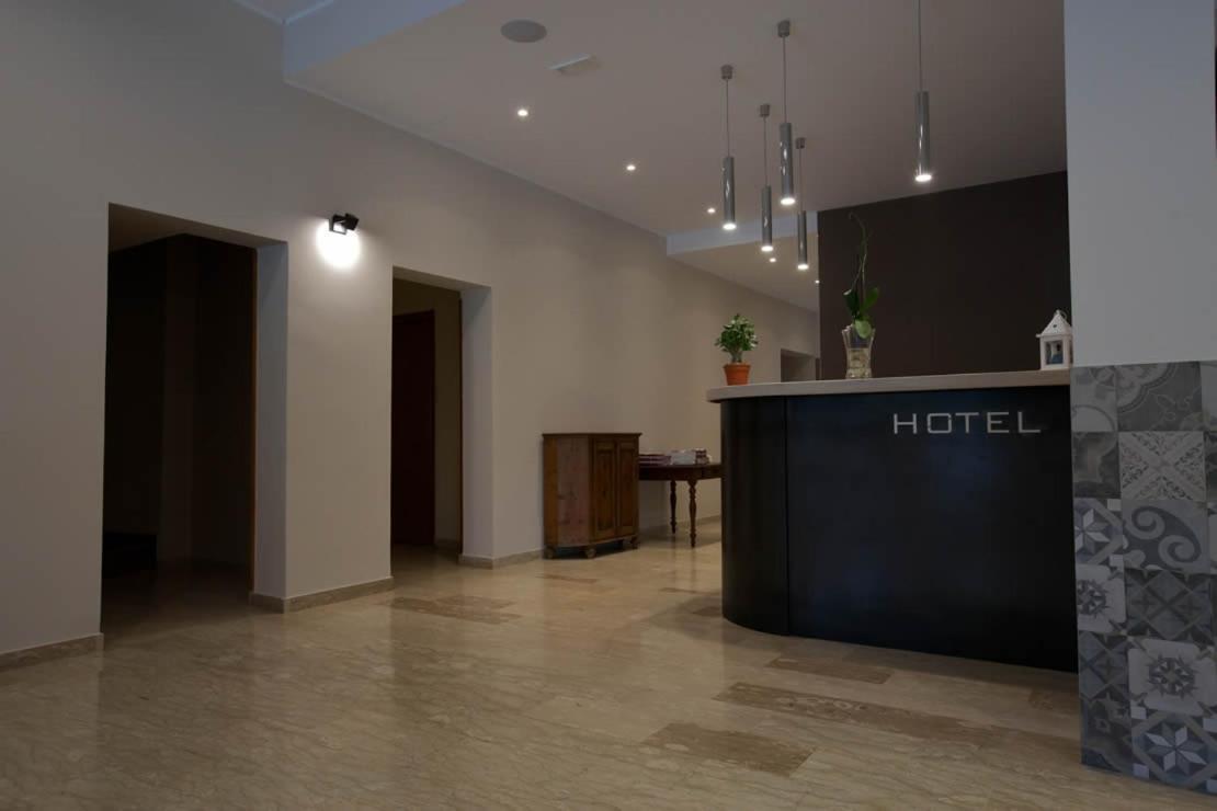 Priverno Onorati Hotel מראה חיצוני תמונה